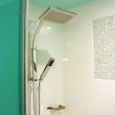 Chambres D'hotes Les Tilleuls 게스트하우스 사흘라 라 카네다