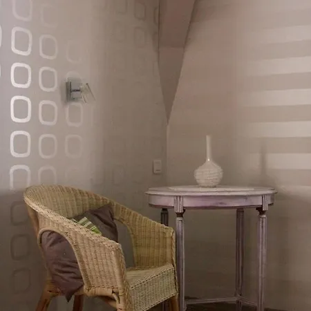Chambres D'hotes Les Tilleuls * 사흘라 라 카네다